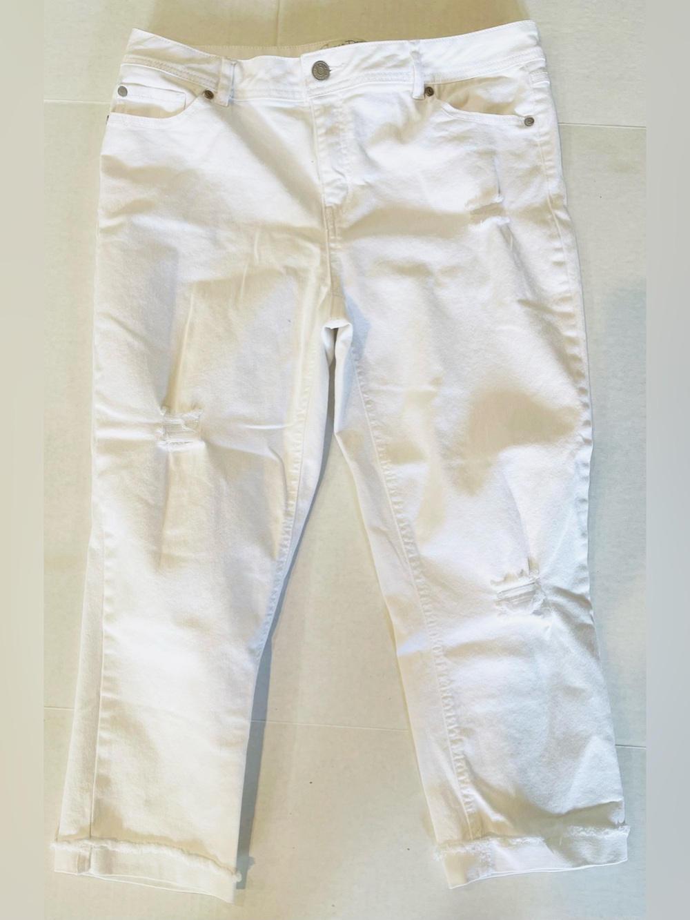 Women's White Cropped Distressed Jeans